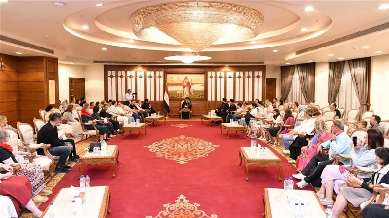 البابا تواضروس الثاني يستقبل وفد من كنيسة رومانيا الأرثوذكسية