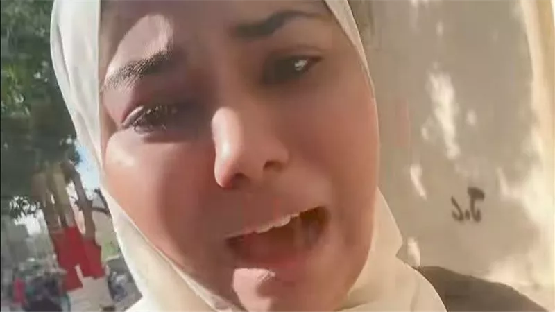 الأجهزة الأمنية تقبض على المتهمين بسرقة مصوغات وهاتف سيدة معاقة بقنا 