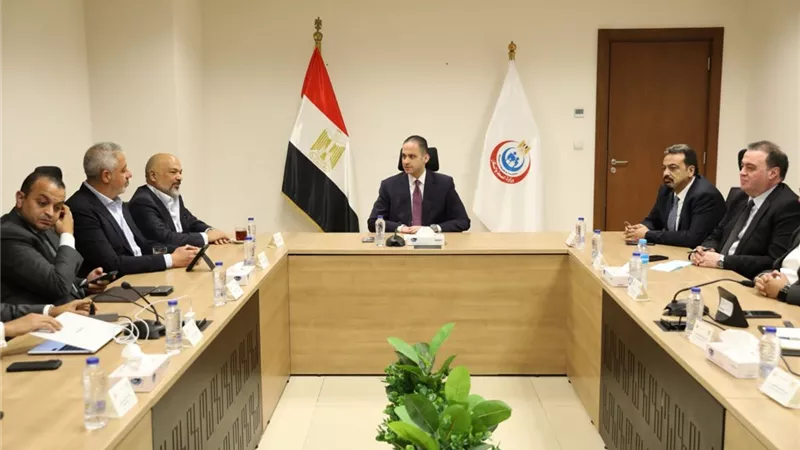 نائب وزير الصحة يبحث مع 