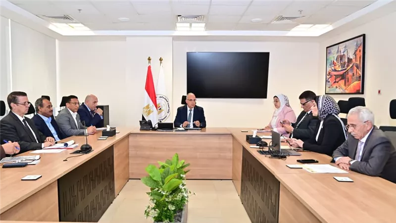 دراسة الطلبات المقدمة لاستغلال أراضٍ مملوكة للري لإقامة مشروعات نفع عام
