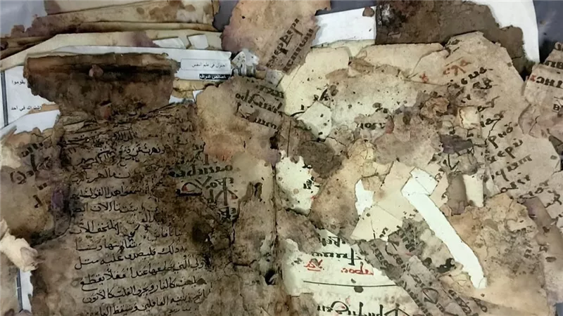 فريق ترميم مصري ينقذ مخطوطا أثريا للكتاب المقدس من الدمار (صور وتفاصيل)