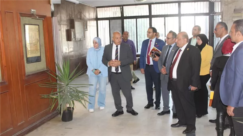 احتفالًا باليوم العالمي للكتاب.. رئيس دار الكتب يفتتح معرض «كنوز التراث» 