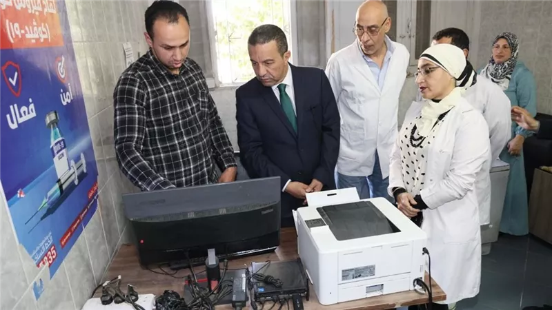 محافظ المنوفية  يفاجئ  المركز الصحي بشبين الكوم.. ويحيل 6 من العاملين للتحقيق 