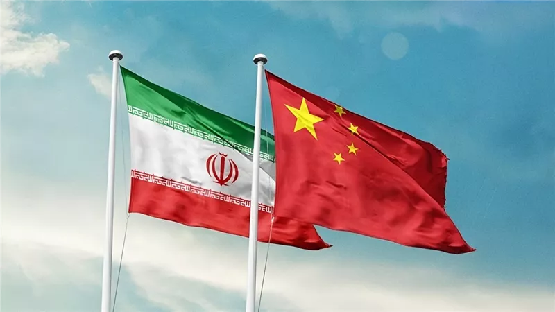الصين تحث مواطنيها على مغادرة إيران.. وتجدد تحذيرها من السفر إليها