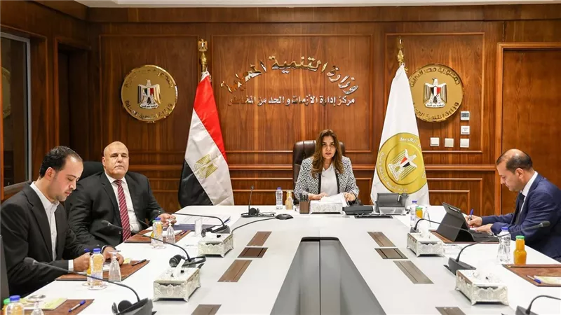 منال عوض تتابع الموقف التنفيذي لمنظومة التصالح بمخالفات البناء بالمحافظات 