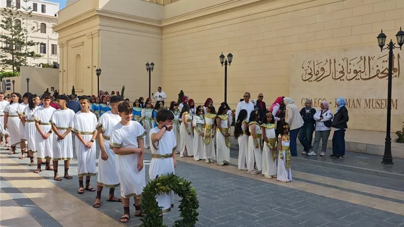 في يوم تأسيس المدينة.. موكب احتفالي وعروض فلكلورية في ساحات الإسكندرية 