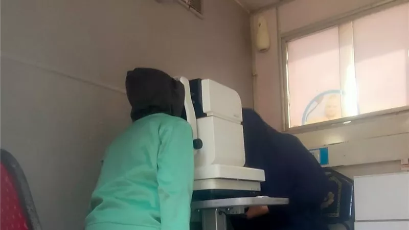 الكشف على 532 مواطنًا وتقديم خدمات صحية متكاملة بالقرى الأكثر احتياجا بالبحيرة