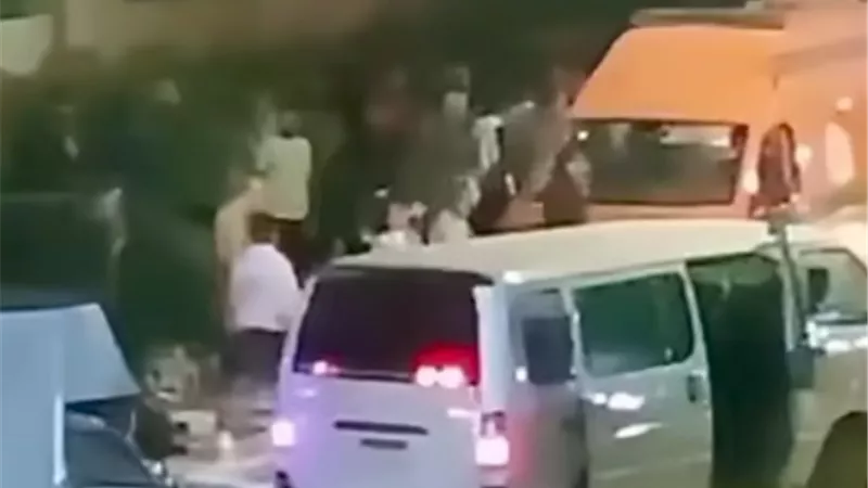 إصابة 4 شباب في تصادم مروع بين موتوسيكلين بحي الجناين بالسويس