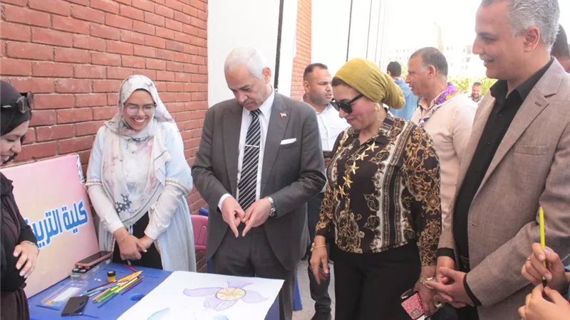 جامعة أسيوط تشهد ختاما حافلا للأنشطة الطلابية وتكرّم المتميزين في مسابقات الفن