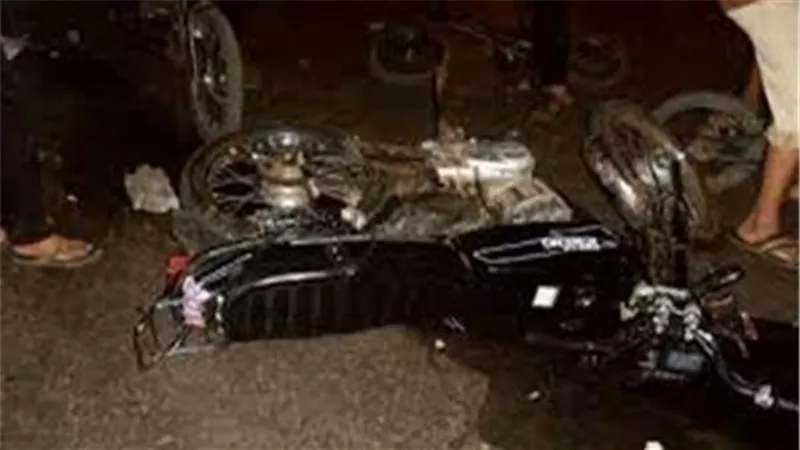 إصابة 4 أشخاص في حادث تصادم دراجتين بخاريتين بإمبابة
