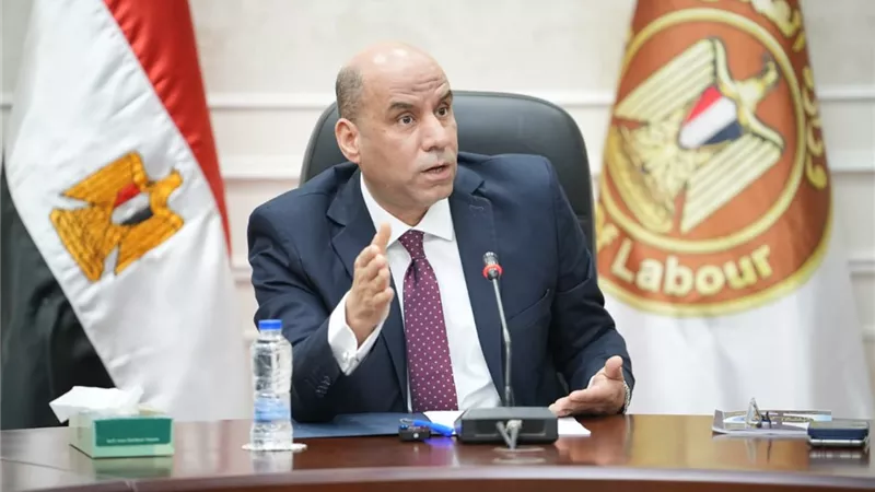 وزير العمل أمام السيسي: سواعد عمال مصر تقود معركة بناء الجمهورية الجديدة