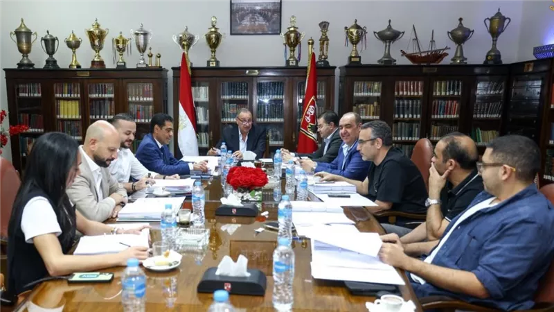 نيوز رووم يكشف تفاصيل خلاف الأهلي مع آياكس بشأن اتفاقية تطوير الناشئين
