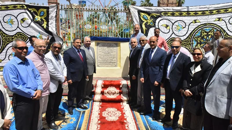 في احتفالات العيد القومي لأسيوط.. المحافظ يضع حجر الأساس لمبنى إداري ومركز تكنولوجي