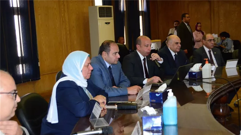 مجلس طب قصر العيني يشيد بنجاح إجراء أول توصيل لجهاز الإيكمو