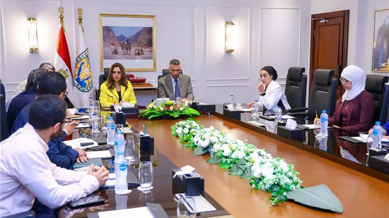  منال عوض توجه بتحسين ورفع كفاءة منظومة المخلفات الصلبة في شرم الشيخ