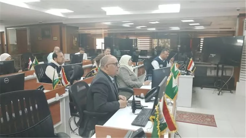 السكرتير العام بالجيزة يتابع حملة طرق الأبواب للتصالح في مخالفات البناء