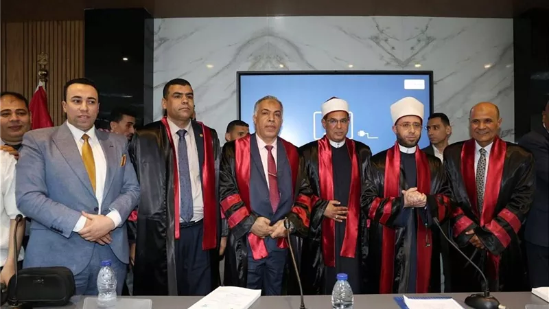 “الأزهري” يشارك في مناقشة 