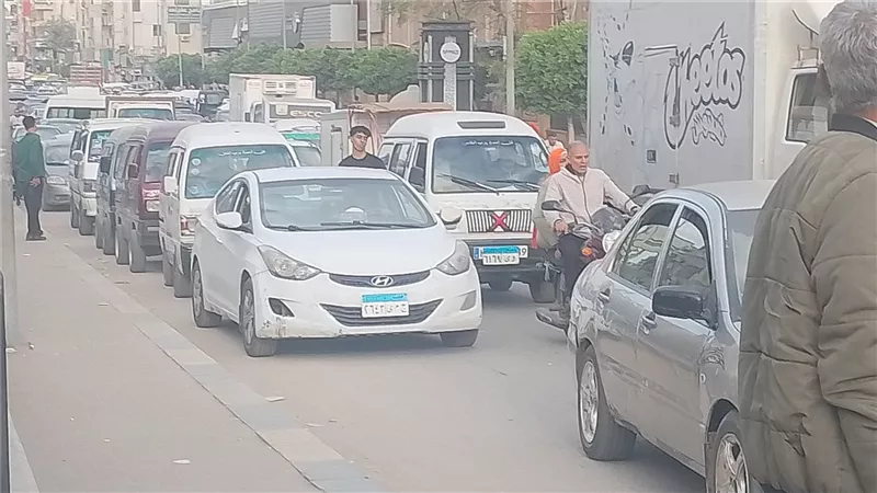 بنها تشهد تكدسًا مروريًا بسبب أعمال صيانة عاجلة بالطريق الزراعي
