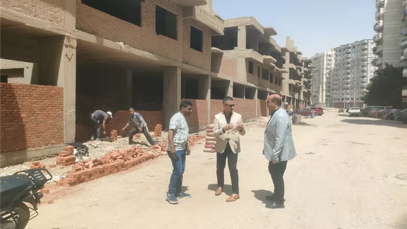 إغلاق مداخل أبراج التجاريين بالزراير في السويس لمواجهة البؤر الإجرامية 