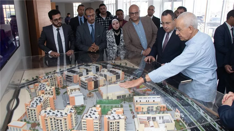 وزير التعليم العالي يتفقد الحرم الجديد لجامعة سنجور ببرج العرب