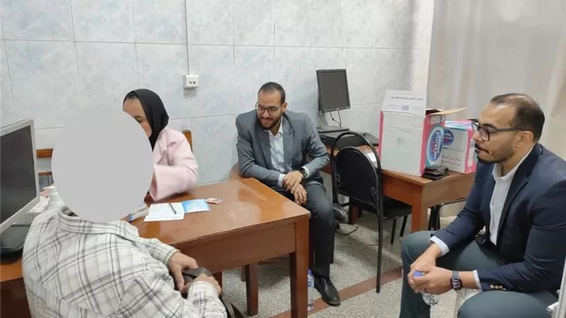 مبادرة طبية وإنسانية جديدة بقصر العيني لدعم مرضى «باركنسون» وأسرهم