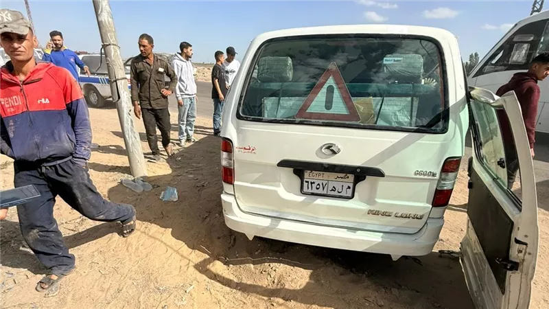 انقلاب ميكروباص فى مفارق التحرير بمدينة السادات وإصابة 6 أشخاص