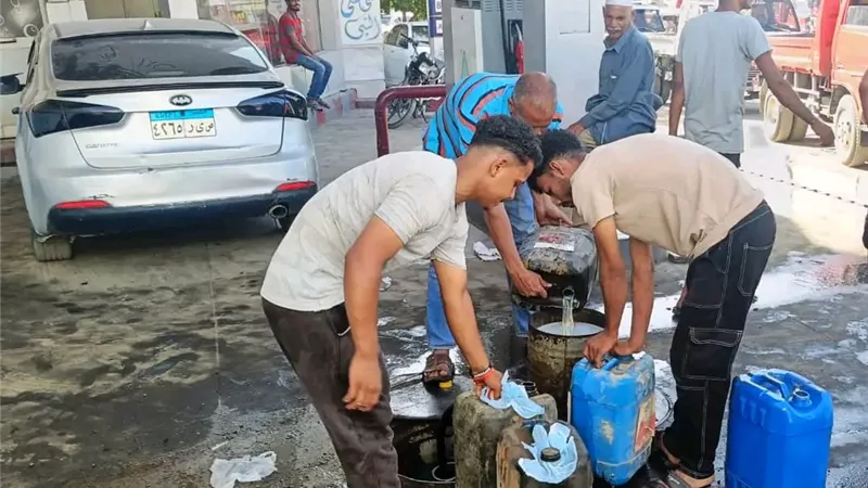 ضربات حاسمة لتهريب الوقود بأسوان وإحالة المنفذين للنيابة العامة 