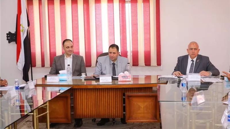 جولة جديدة لمحافظ دمياط بكفر سعد للاستماع لشكاوى المواطنين وتقديم حلول فورية