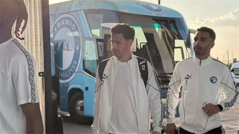 بيراميدز يصل ستاد الدفاع الجوي استعدادًا لمباراة الأهلي في الدوري الممتاز
