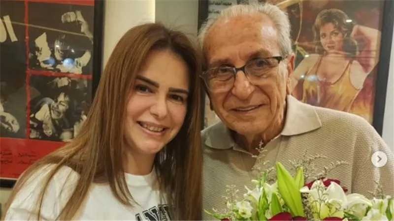 امتد تأثيره عبر أجيال .. دنيا عبدالعزيز تهنئ المخرج علي بدر خان بعيد ميلاده 