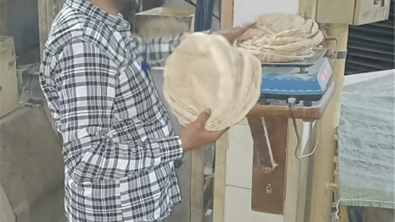 تحرير 45 محضرًا للمخابز والأسواق خلال حملات تموينية بدمياط