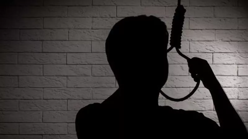 انتهت تحت القطار.. القصة الكاملة لانتحار عاطل في العياط