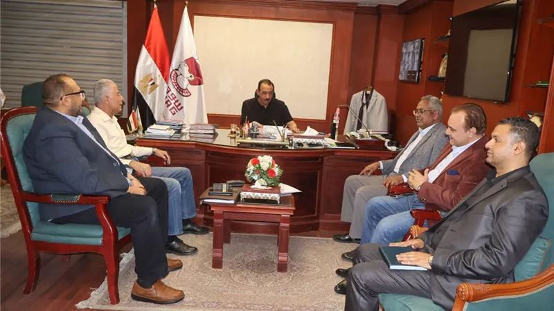 محافظ سوهاج يستقبل مستشار رئيس الوزراء لمتابعة مشروعات 