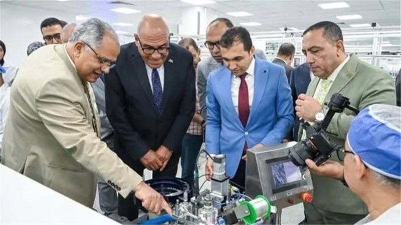 الأول بمصر والشرق الأوسط.. مصنع الإلكترونيات ينال اعتماد Apple العالمي