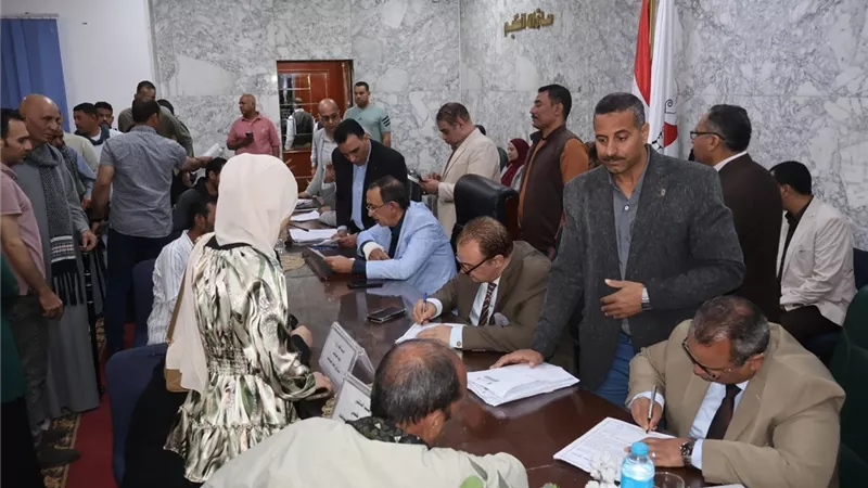 محافظ سوهاج يعقد اللقاء الجماهيري الأسبوعي لبحث مطالب المواطنين وحل مشكلاتهم