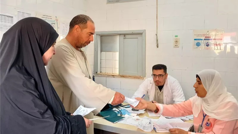 توقيع الكشف الطبي على 284 مواطن بالمجان في مختلف التخصصات بالبحيرة