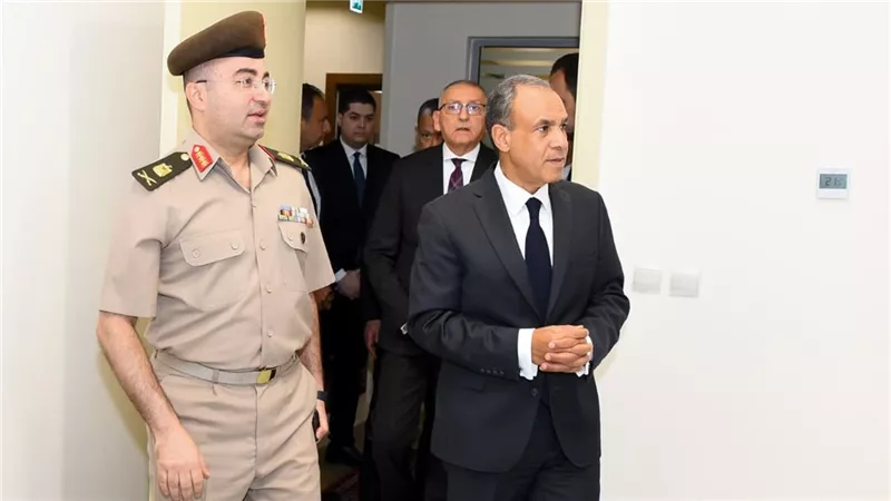 وزير الخارجية يفتتح غرفة مؤمنة لحفظ وثائق الدولة بأحدث التقنيات