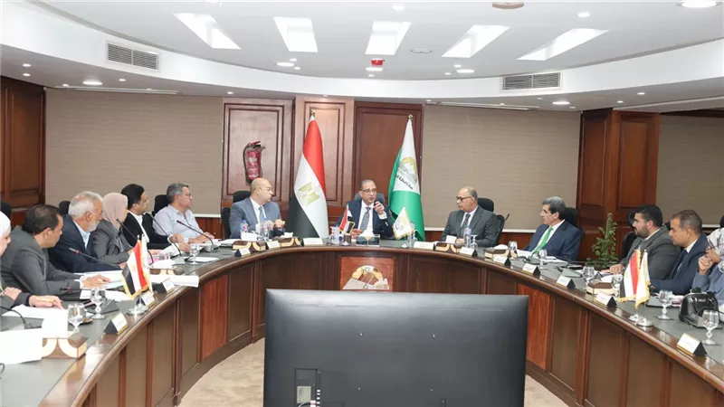 محافظ الجيزة يوجه بتسريع إجراءات تسكين مشروع الجبانات وتقديم الخدمات للمواطنين