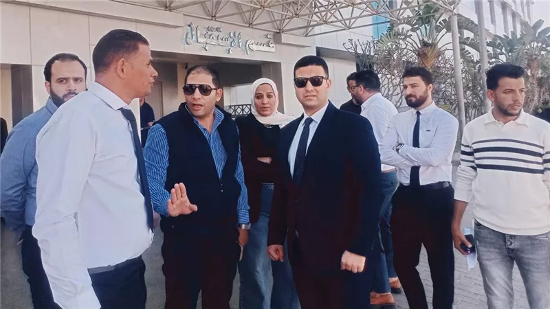 مدير فرع الرعاية الصحية بالإسماعيلية يتابع جودة الخدمات داخل المجمع الطبي