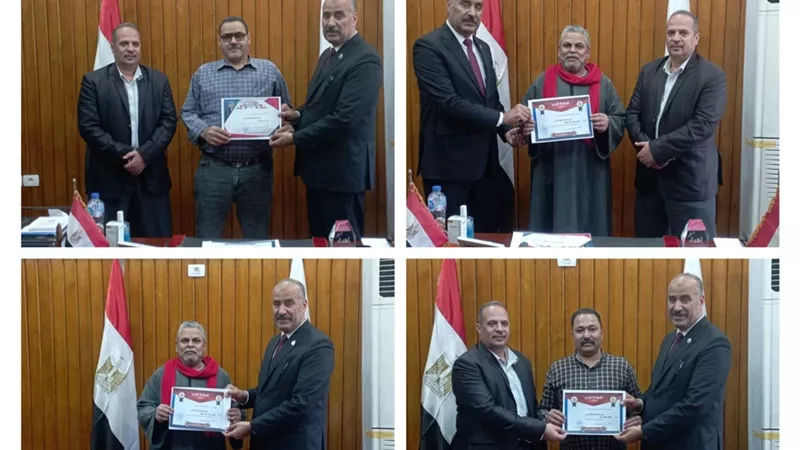 تكريم أبطال مدرسة منشأة هديب ببني سويف بعد إحباط محاولة تسلل وسرقة