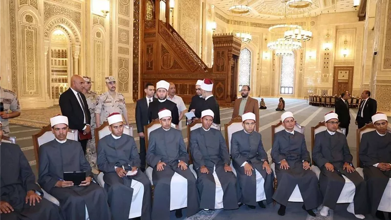 دفعة الشيخ حسن العطار .. وزير الأوقاف يتفقد برنامج تدريب الأئمة بمسجد مصر 