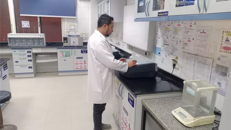 بعد عزل البقعة البترولية.. عودة ضخ المياه بمحطة ناصر النقالى في سوهاج