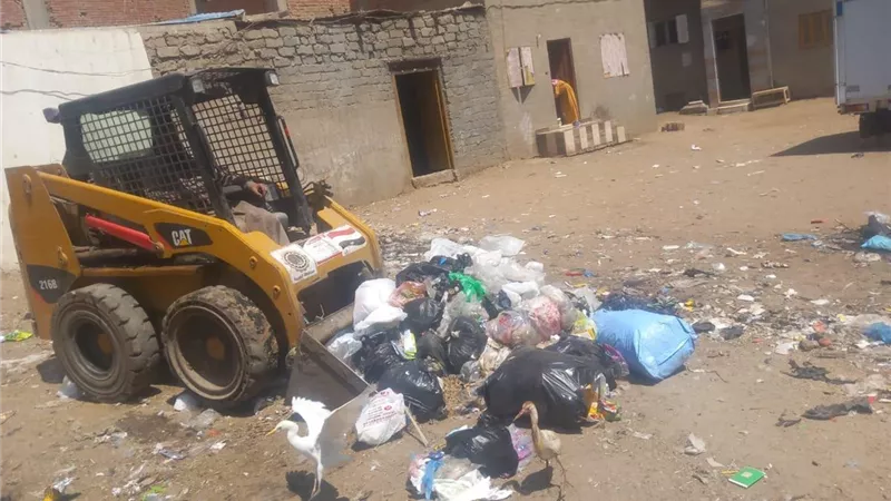 محافظ الغربية يتابع إزالة بؤر القمامة التاريخية ورفع 373 طنا من المخلفات