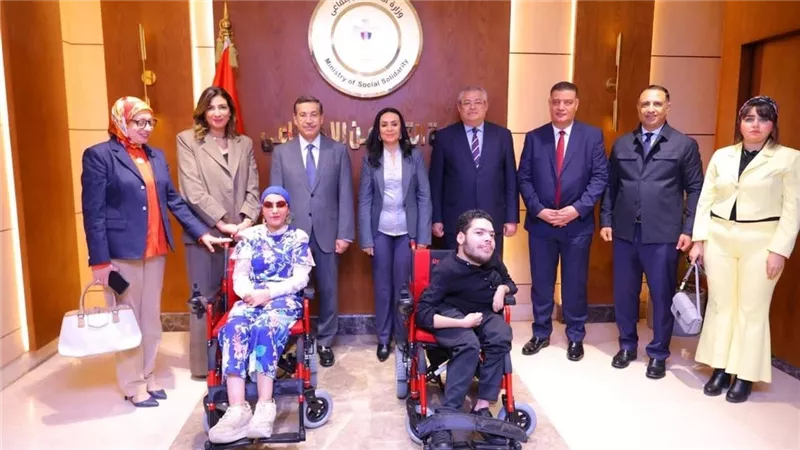 وزيرة التضامن الاجتماعي تشهد توزيع عدد من الأجهزة التعويضية لطلاب الجامعات 