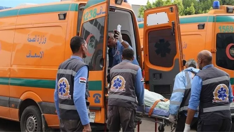 بسبب انحراف مفاجئ.. إصابة 17 طالبا وسائقين وتباع فى حادث تصادم بكرداسة