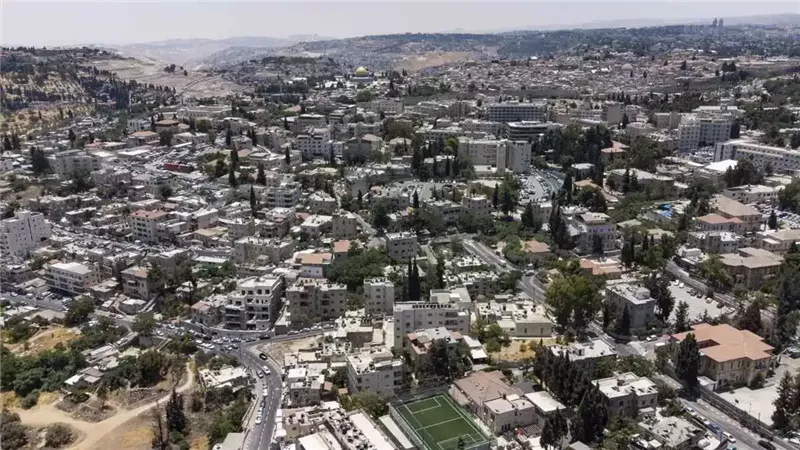 صفارات الإنذار تدوي في المطلة شمال إسرائيل تحسبا لقصف صاروخي.. فيديو
