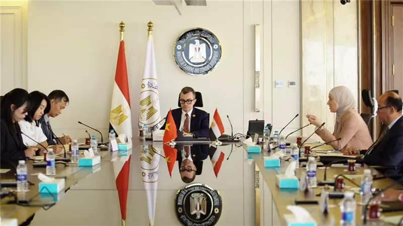 وزير التخطيط يبحث مع سفير فيتنام تعزيز الشراكة التنموية والتعاون الاقتصادي