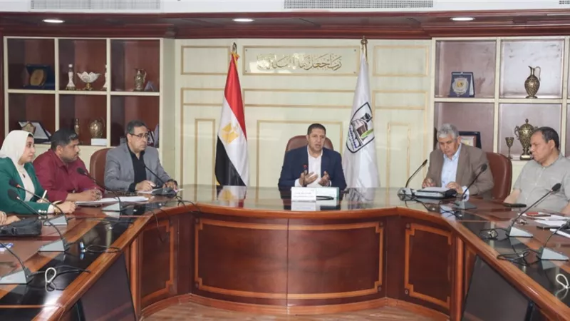 بني سويف تتابع مشروعات الخطة الاستثمارية 2025/2026 وتناقش التصالح في مخالف البناء