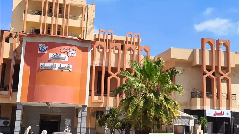 تغيبوا عن العمل بدون اذن إحالة 67 من العاملين بمستشفى رشيد العام للتحقيق 