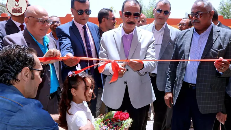 محافظ سوهاج يفتتح مدرسة 